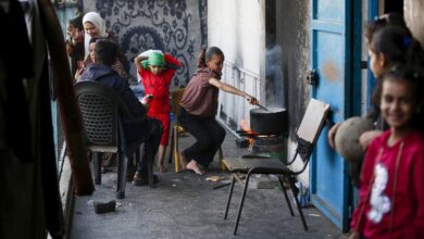 Photo of Gaza: Search for food puts lives on the line