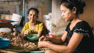 Photo of Thailand grants work rights to long-term refugees from Myanmar, UN welcomes resolution