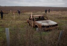 Photo of Thousands trapped in southern Ukraine struggle to survive