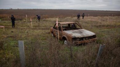 Photo of Thousands trapped in southern Ukraine struggle to survive